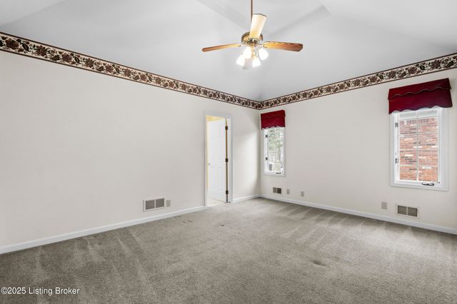 4506 Portico Ct, Louisville, KY 40299