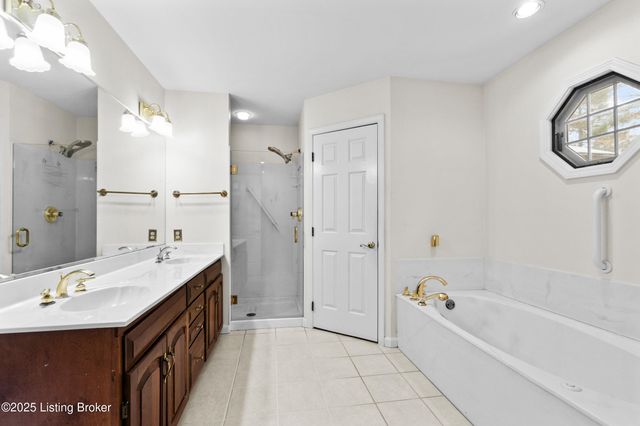 4506 Portico Ct, Louisville, KY 40299