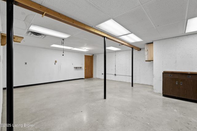 4506 Portico Ct, Louisville, KY 40299