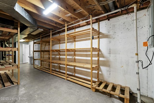 4506 Portico Ct, Louisville, KY 40299