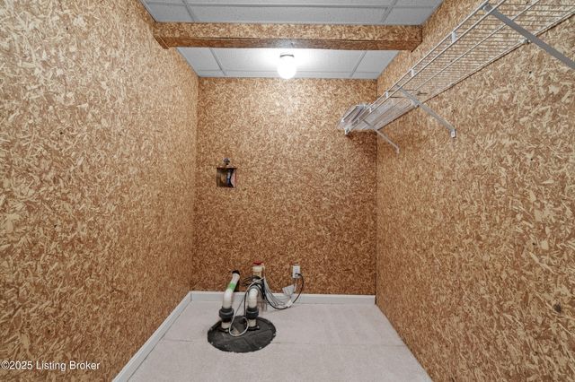 4506 Portico Ct, Louisville, KY 40299