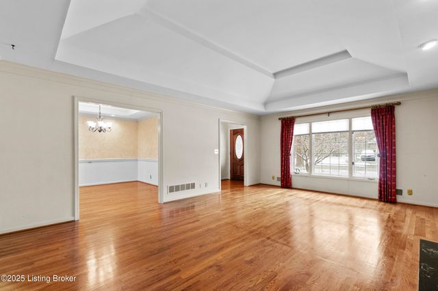 4506 Portico Ct, Louisville, KY 40299