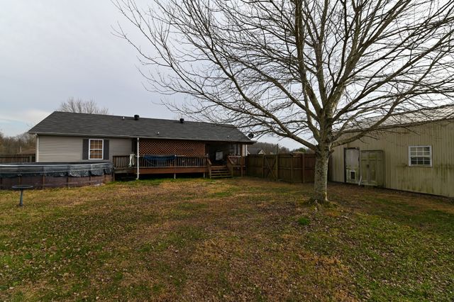 353 Stevens Cir, Lafayette, TN 37083