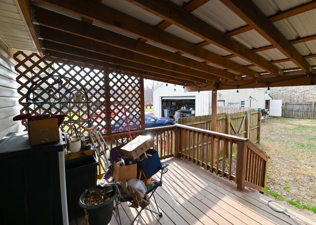 353 Stevens Cir, Lafayette, TN 37083