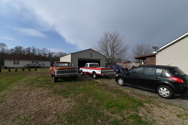 353 Stevens Cir, Lafayette, TN 37083