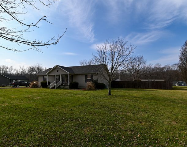 353 Stevens Cir, Lafayette, TN 37083