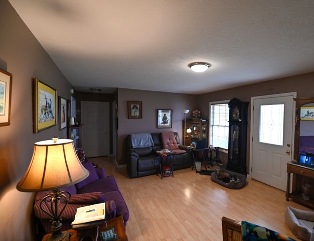 353 Stevens Cir, Lafayette, TN 37083