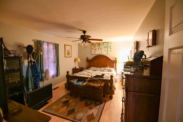 353 Stevens Cir, Lafayette, TN 37083