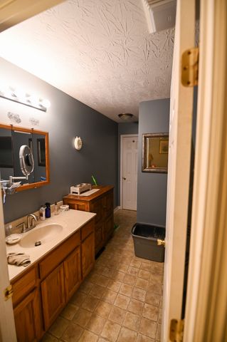 353 Stevens Cir, Lafayette, TN 37083