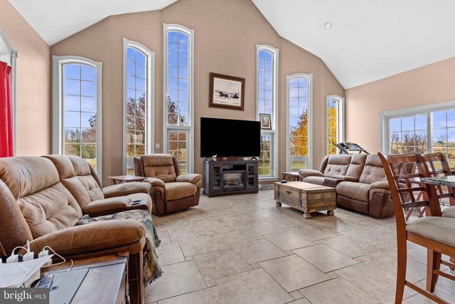 334 ROLLING LN, Abbottstown, PA 17301