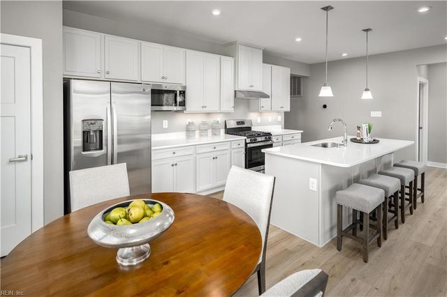 406 Tributary LN, Carrollton, VA 23314