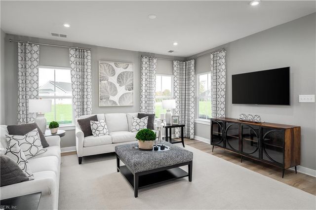 406 Tributary LN, Carrollton, VA 23314