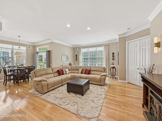 11 Sawgrass Street, Jackson, NJ 08527
