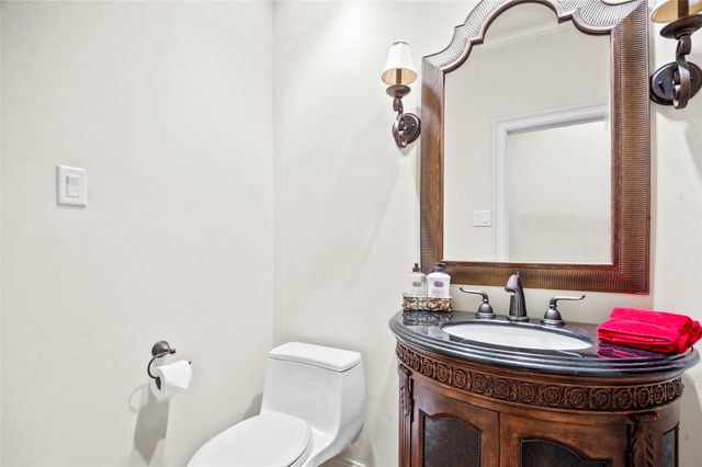 7247 Lane Park Drive, Dallas, TX 75225