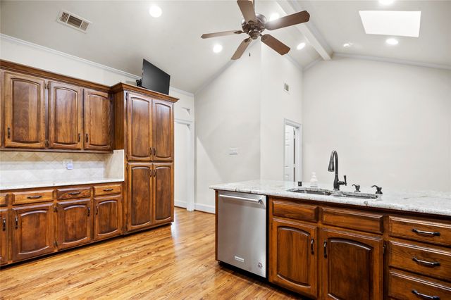 7247 Lane Park Drive, Dallas, TX 75225