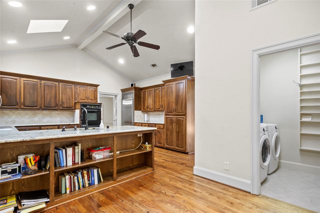 7247 Lane Park Drive, Dallas, TX 75225