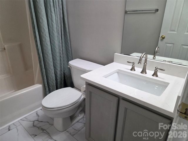 10115 Forest Landing Drive, Charlotte, NC 28213