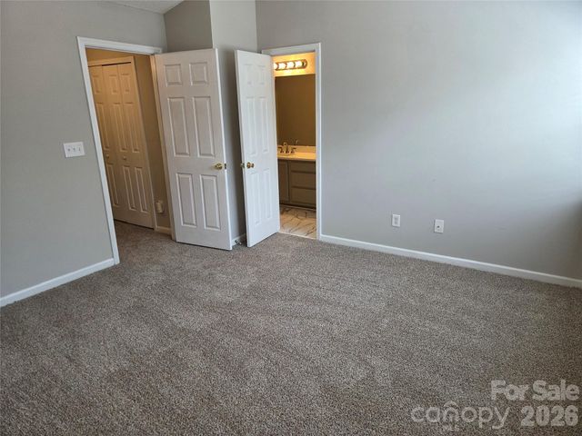 10115 Forest Landing Drive, Charlotte, NC 28213