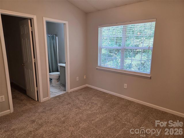 10115 Forest Landing Drive, Charlotte, NC 28213