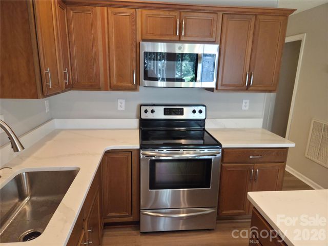 10115 Forest Landing Drive, Charlotte, NC 28213