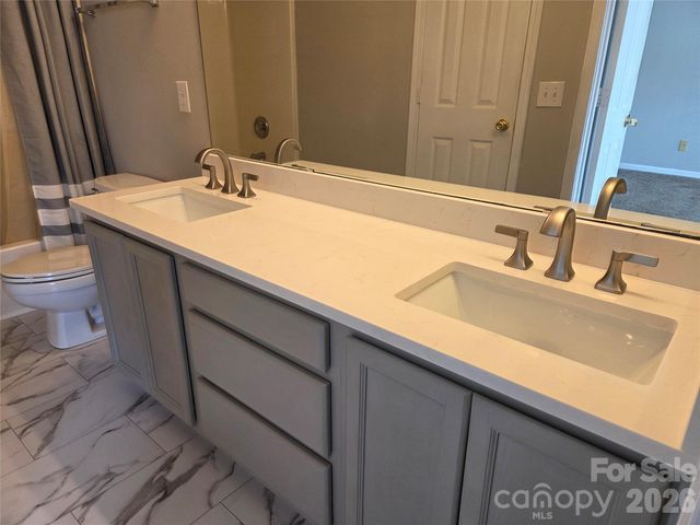 10115 Forest Landing Drive, Charlotte, NC 28213