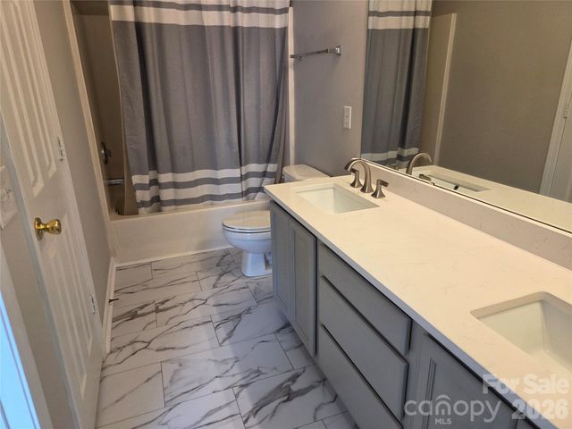 10115 Forest Landing Drive, Charlotte, NC 28213