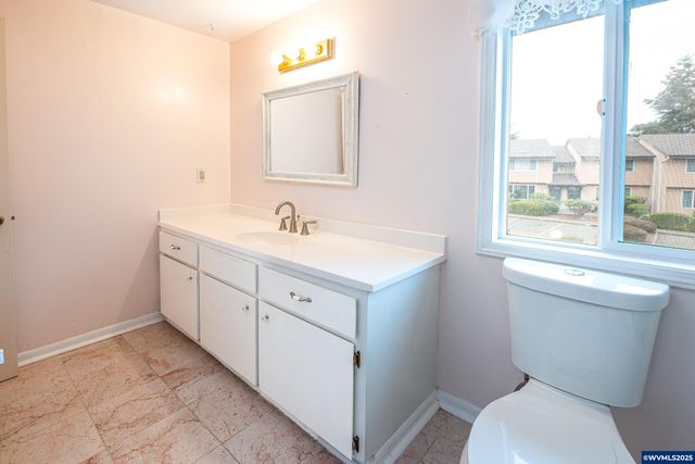 283 McNary Heights Dr, Keizer, OR 97303