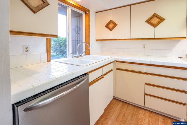 283 McNary Heights Dr, Keizer, OR 97303