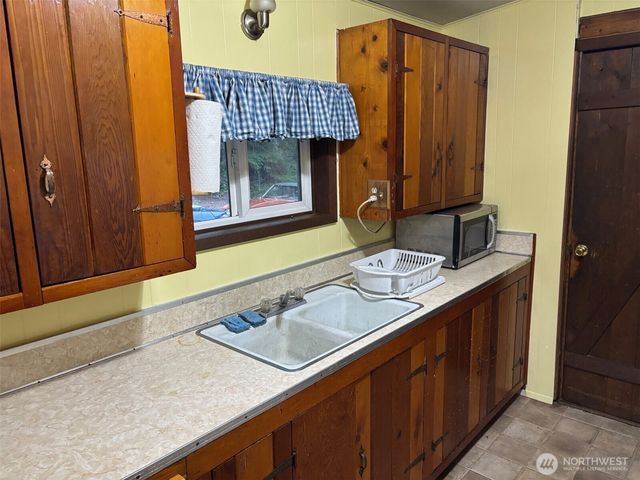 311 E Murray Road, Grapeview, WA 98546