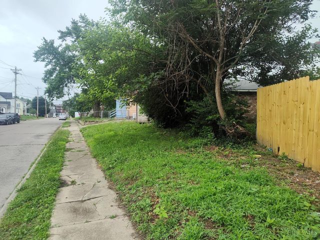 200 Maple Street, Elmwood Place, OH 45216