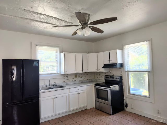 200 Maple Street, Elmwood Place, OH 45216