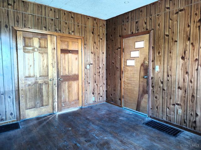 200 Maple Street, Elmwood Place, OH 45216