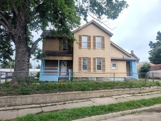 200 Maple Street, Elmwood Place, OH 45216