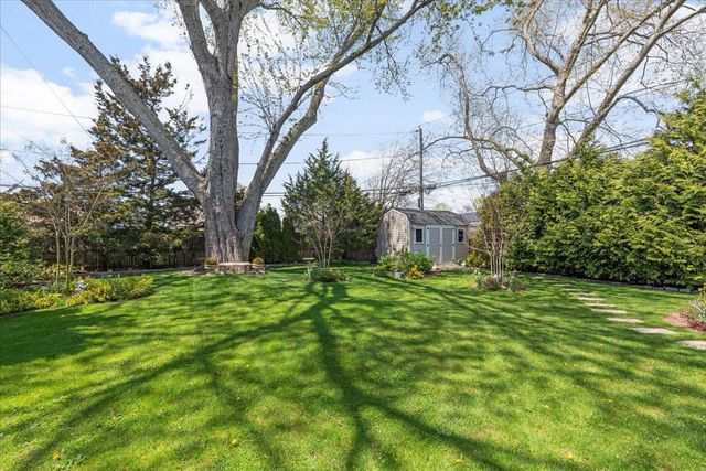 6 Nancy Lane, Hicksville, NY 11801