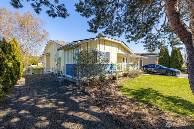 8252 Cowichan Road, Blaine, WA 98230