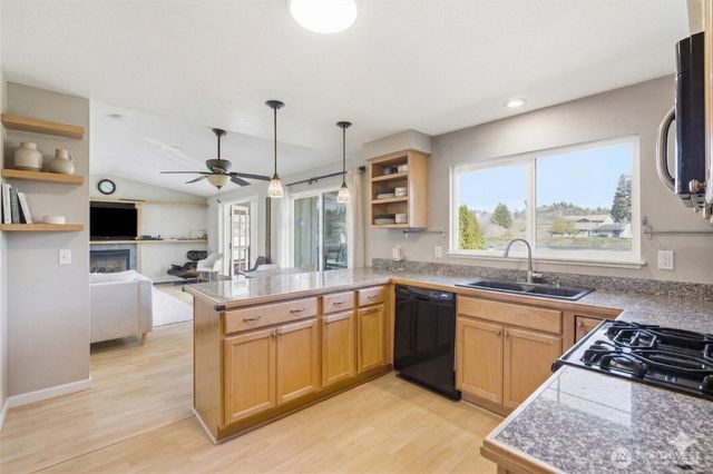 8252 Cowichan Road, Blaine, WA 98230