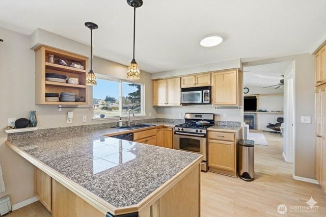 8252 Cowichan Road, Blaine, WA 98230