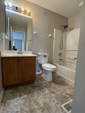 309 Springbrook Trail, Oswego, IL 60543