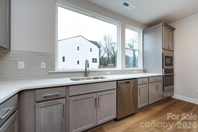 8022 Cedarsmith Court, Charlotte, NC 28217