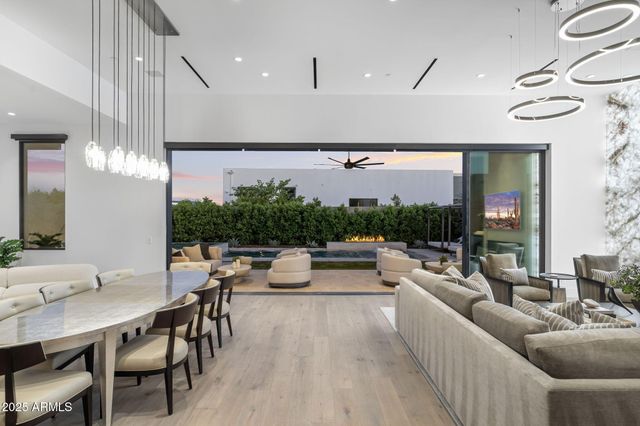 6913 N Joshua Tree Court, Paradise Valley, AZ 85253