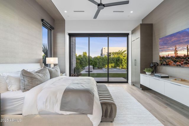 6913 N Joshua Tree Court, Paradise Valley, AZ 85253