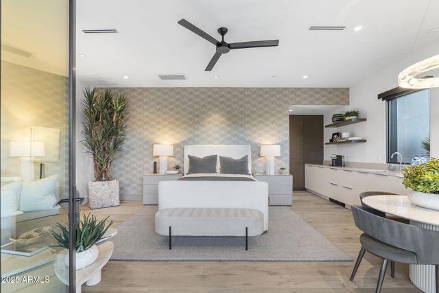 6913 N Joshua Tree Court, Paradise Valley, AZ 85253