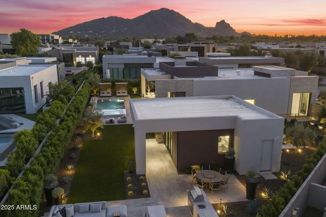 6913 N Joshua Tree Court, Paradise Valley, AZ 85253