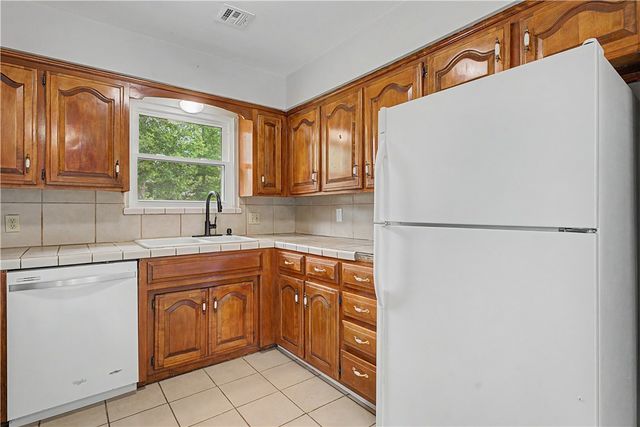 1001 N Dove Drive, Rogers, AR 72756