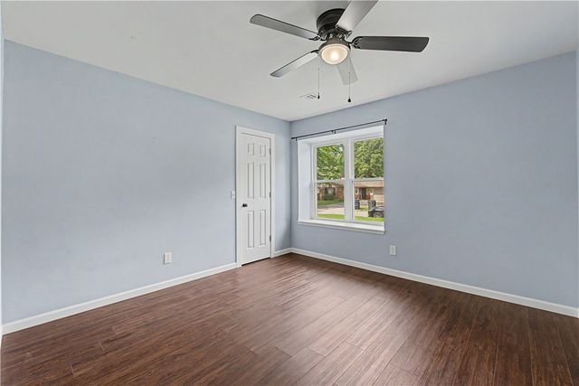 1001 N Dove Drive, Rogers, AR 72756