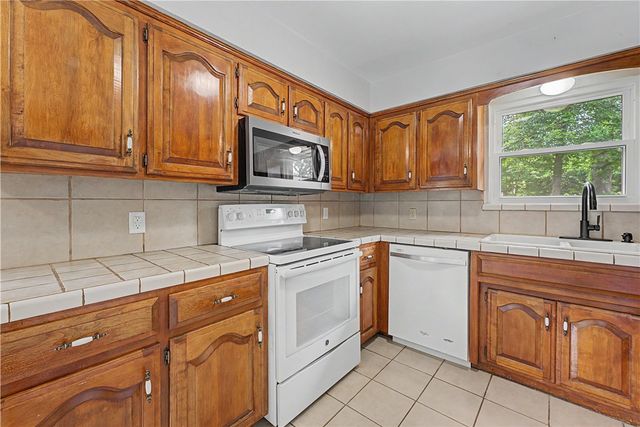 1001 N Dove Drive, Rogers, AR 72756