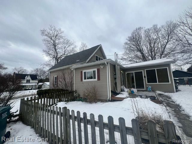 1120 W Oregon Street, Lapeer, MI 48446