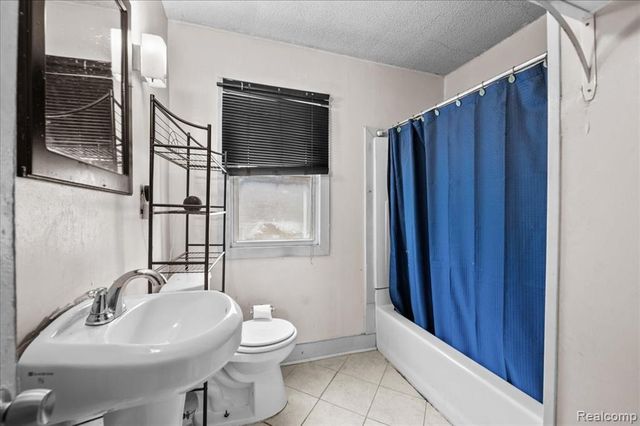 16219 Inverness Street, Detroit, MI 48221