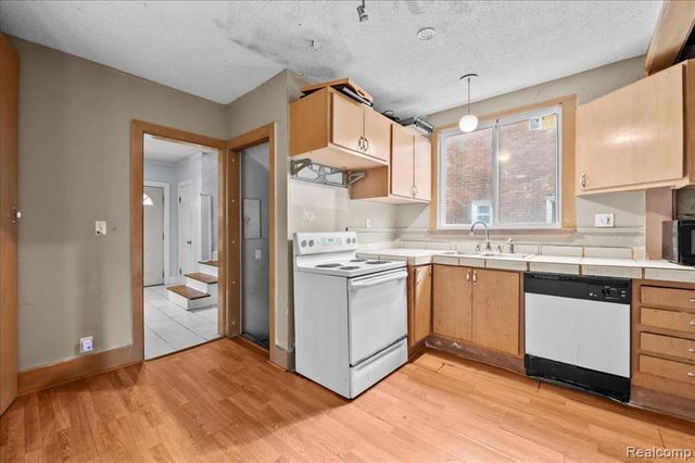 16219 Inverness Street, Detroit, MI 48221