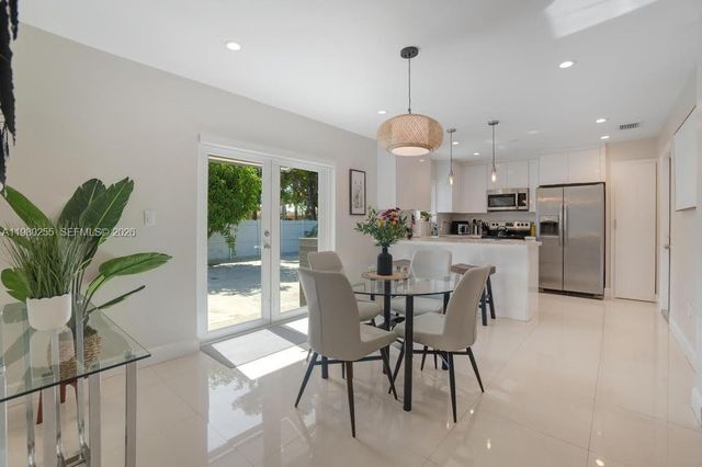 20560 NW 17th Ave, Miami Gardens, FL 33056